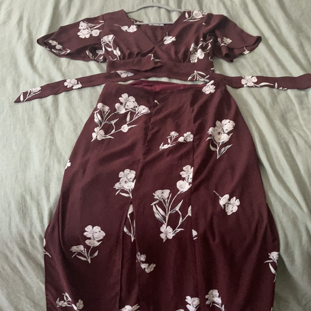 Two piece set - Picture 3 of 3